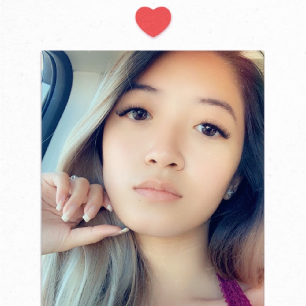 Meet your Posher, Olivia